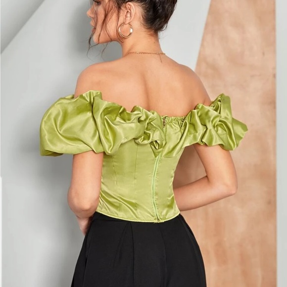 SHEIN X NAJILARAQUELDESIGNS Off Shoulder Asymmetrical Hem Top - Picture 2 of 9